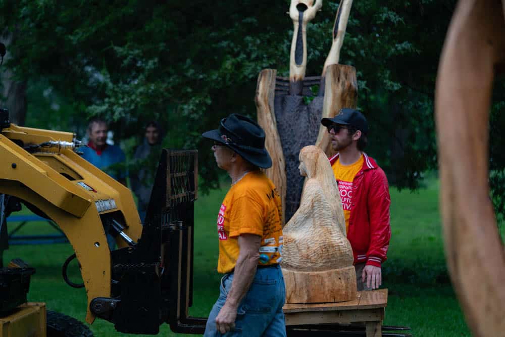 Harry Whitehorse Wood Sculpture Fest Closing Ceremony02