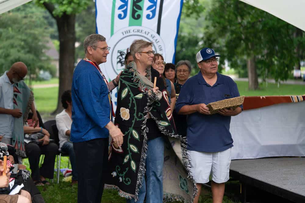 Harry Whitehorse Wood Sculpture Fest Closing Ceremony43